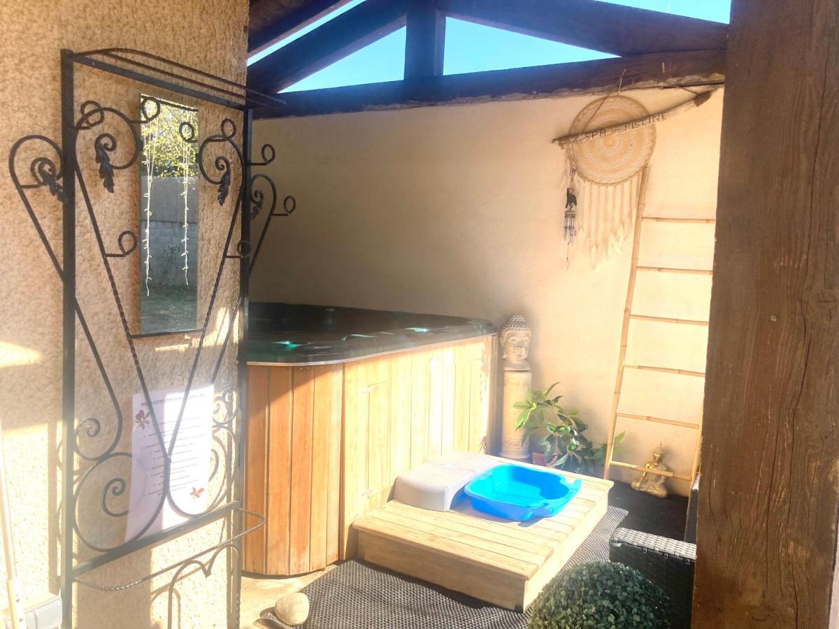 Villa 110M2, 7 Pers, Jacuzzi , 3 Chambres, Terrain Clos Et Arbore 2500M2 トレベス エクステリア 写真