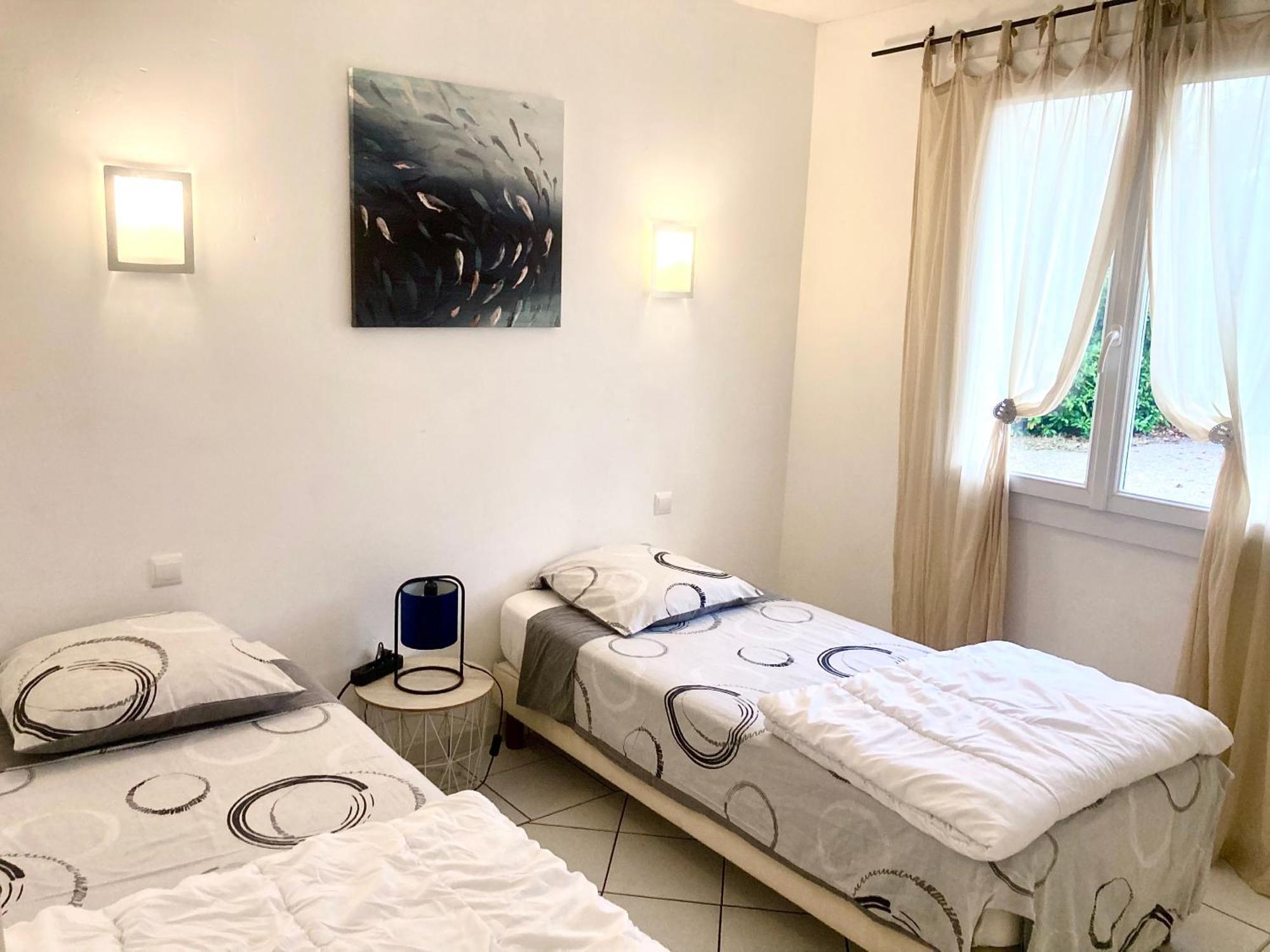 Villa 110M2, 7 Pers, Jacuzzi , 3 Chambres, Terrain Clos Et Arbore 2500M2 トレベス エクステリア 写真